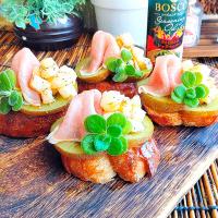 レッドペッパーオイルを使って🎶
🥝キウイと生ハムと長芋にバゲット❇️